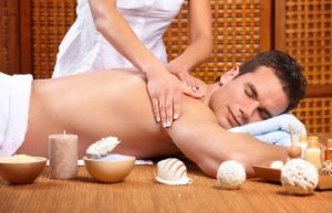 Massage đá nóng thư giãn sâu